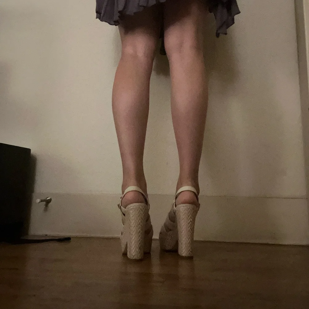 Liora Platform Sandals - Picture 6 of 8